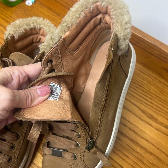 Ugg High Top Sneaker Women's Size 9 Tan Shearling Trim - Picture 14 of 15